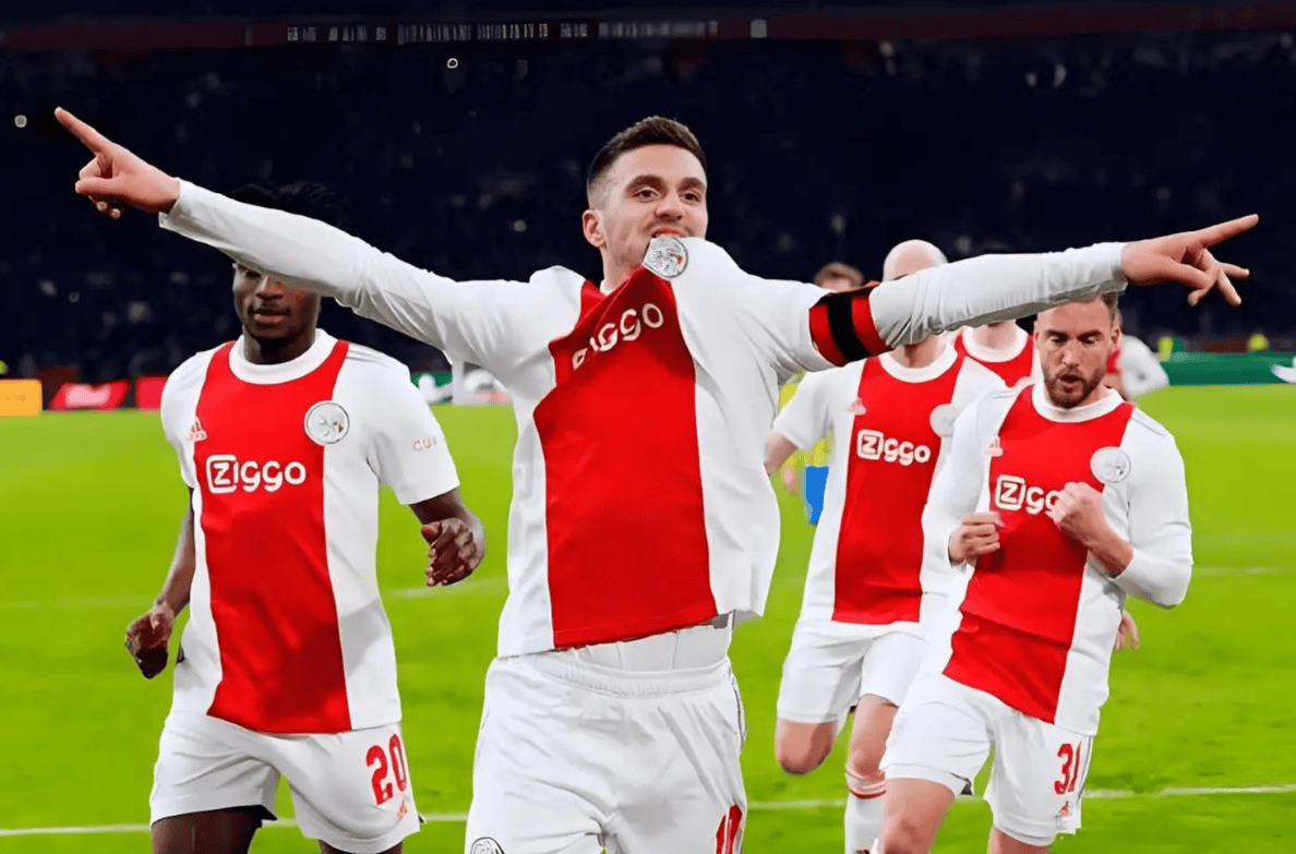 开元体最在线新网址关于加时末段罗马备战亚冠费耶诺德更衣室发声备战荷甲，这操作让人直呼：费耶诺德集结日回应争议的信息